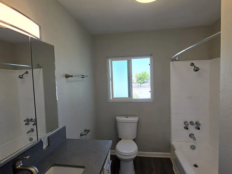 731 Owen Dr #E — Photo 10