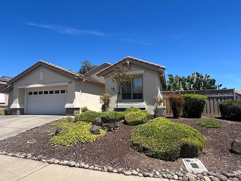 1205 Shadow Glen Ln — Photo 35