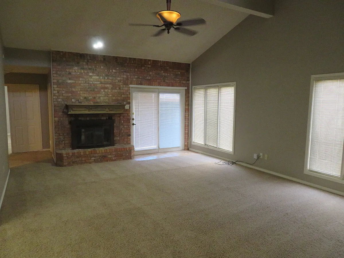Building Photo - 5106 1st Pl