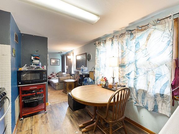 5th image of 531 W Russ Ave
