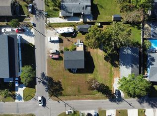 808 6th St S, Carolina Beach, NC 28428