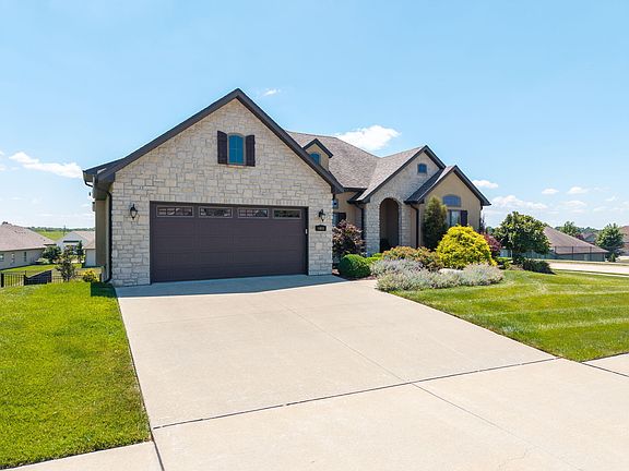 2nd image of 6400 Shallow River Dr