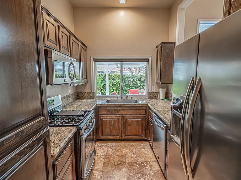 24022 Rockridge Ct — Photo 5