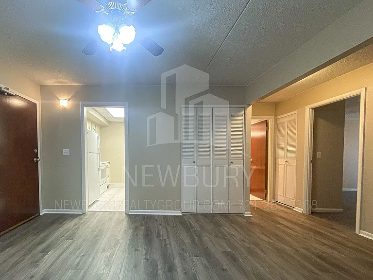 530 N Main Street - The Townhouse. — Photo 30