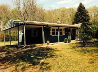 28 Whittemore Rd, Middlebury, CT 06762