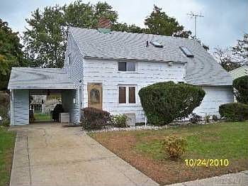 1st image of 11 Serpentine Ln