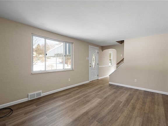 5th image of 250 Horning Rd