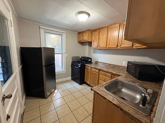 5th image of 3779 Derry St #1
