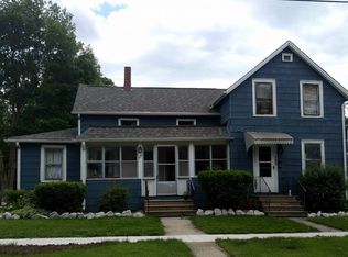 324 W Sycamore St, Sycamore, IL 60178