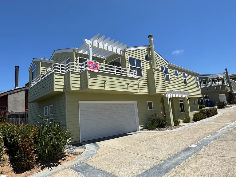 136 N Rios Ave — Photo 1