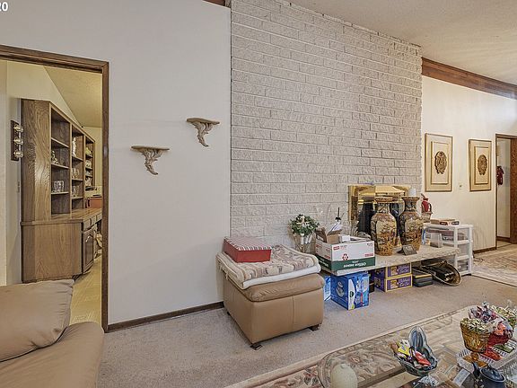 4th image of 1117 SE 35th Ave