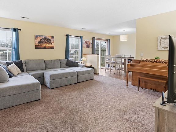 5th image of 8106 Franchesca Way