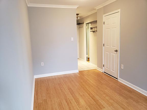 5th image of 801 N Pitt St APT 520