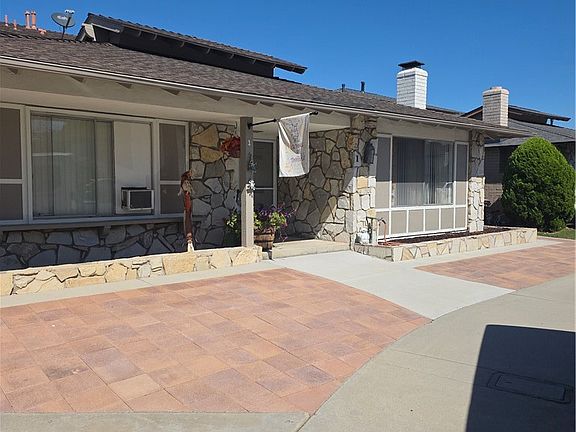 3rd image of 5561 Reno Cir