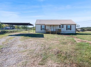 825 Oaks Crossing Rd, Mineral Wells, TX 76067