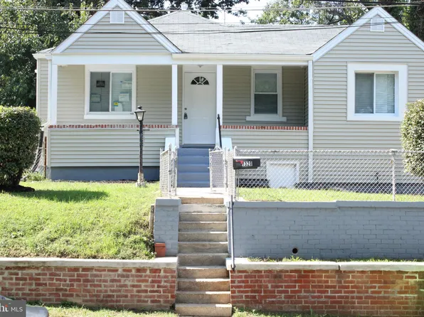 1320 Dunbar Oaks Dr, Capitol Heights, MD 20743