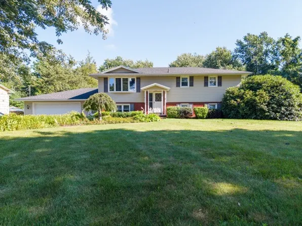 7592 Salmon Creek Rd, Williamson, NY 14589