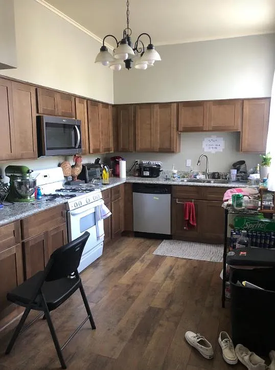 2236 Jefferson Ave — Photo 4