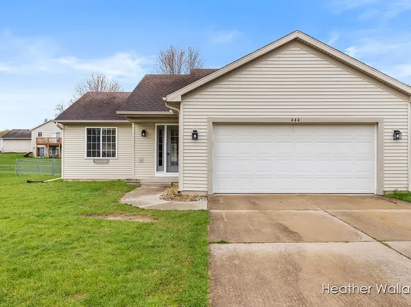 444 Voyager Dr, Wayland, MI 49348