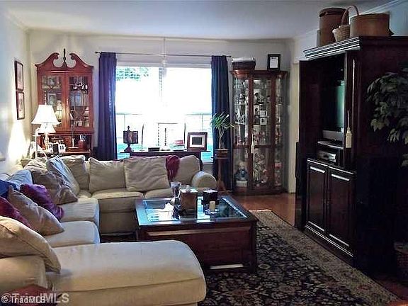 4th image of 3200 Regents Park Ln