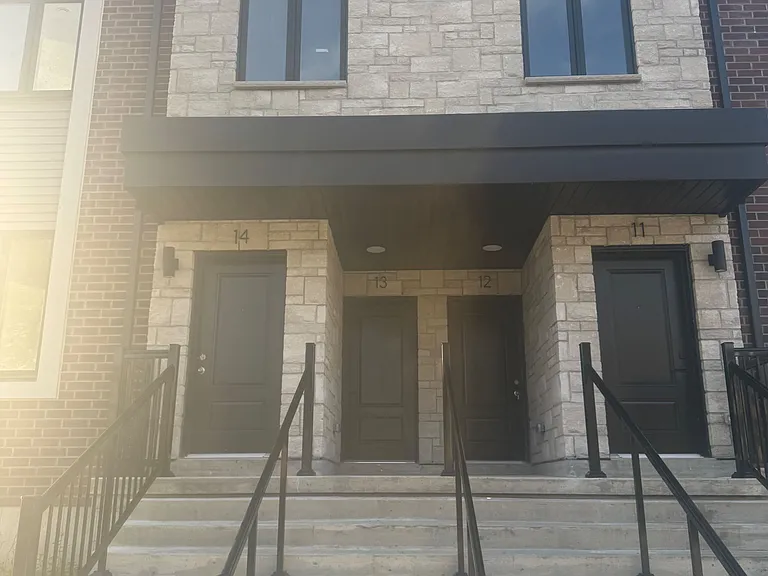 2 Slessor Blvd #13 — Photo 1