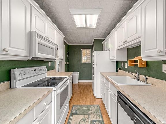 5th image of 5393 SE Miles Grant Rd #207
