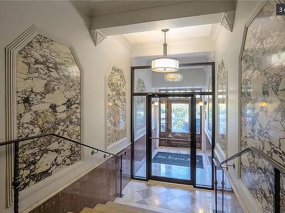 5th image of 807 W 48th St APT 202