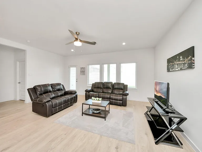 31771 Margaret Woods Ln — Photo 13