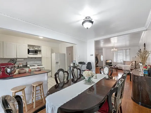 1931 East 52nd Street image 6 of 21