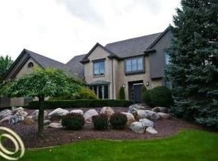 1044 Stony Pointe Blvd, Rochester, MI 48307