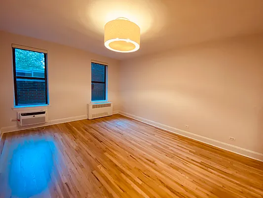 Rented by Metropolis Real Estate of Manhattan | media 15