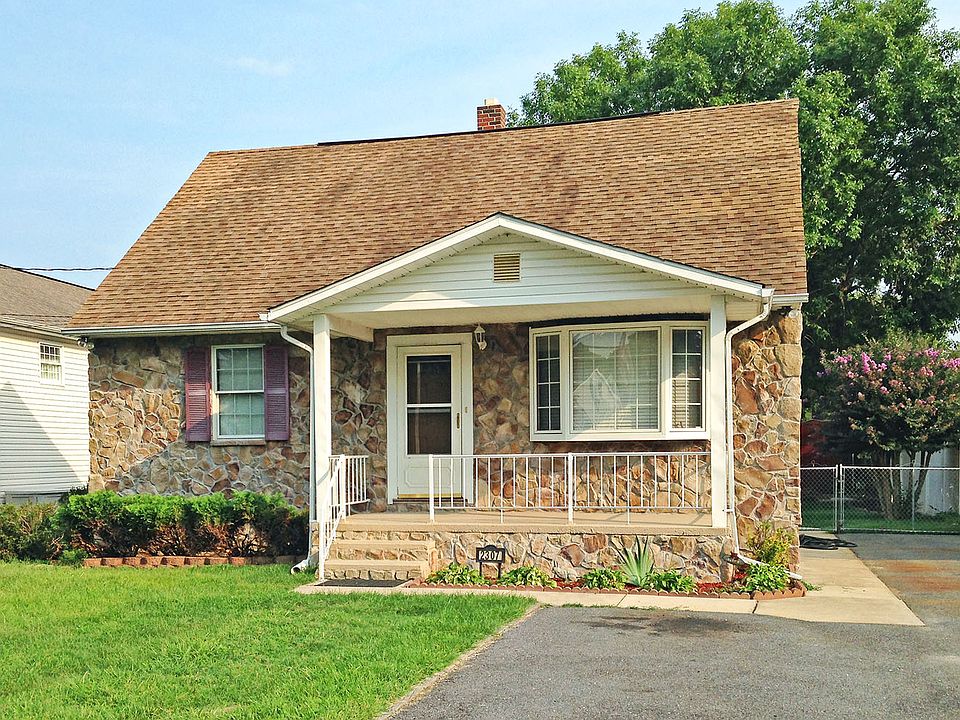2nd image of 2307 Riverside Dr