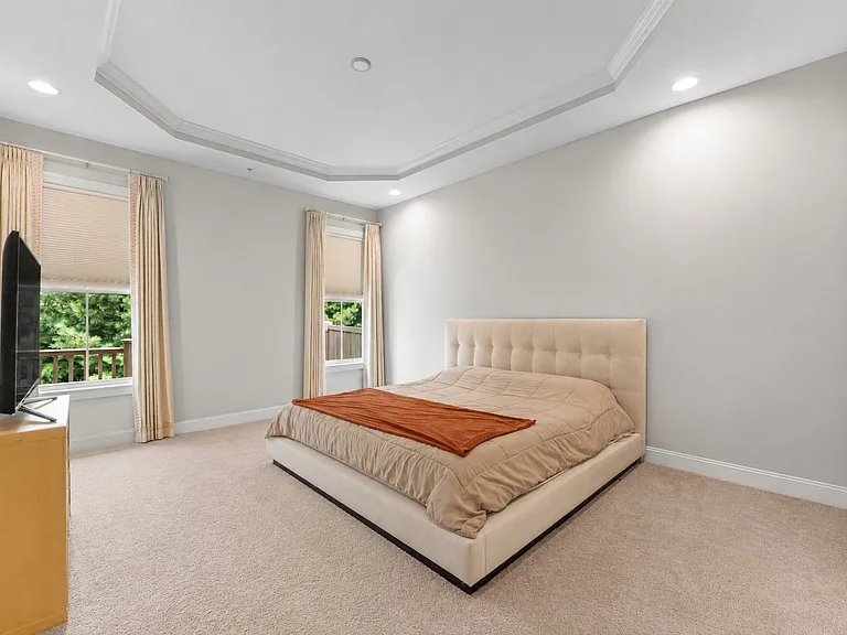 433 Fairmont Dr — Photo 18