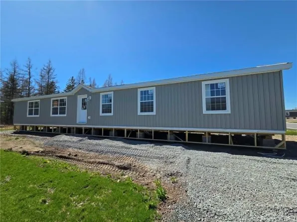 25 Luanne Dr, Lincoln, NB E3B 0Z5