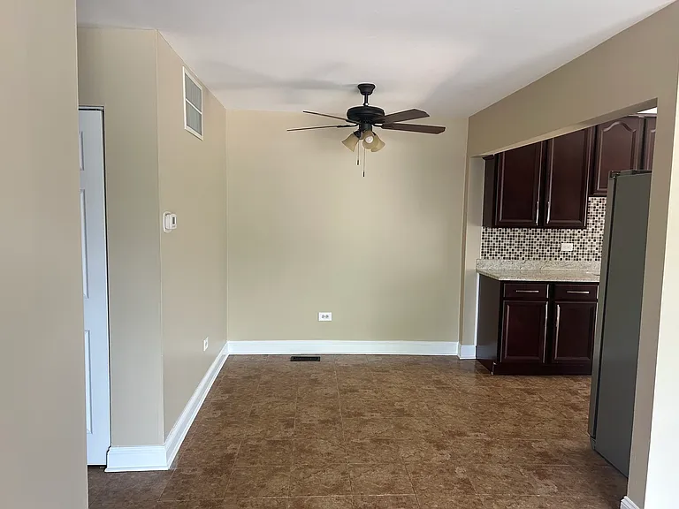 1080 Newport Hbr #0 — Photo 4