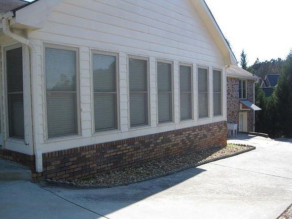 3rd image of 2723 Fork Creek Ct