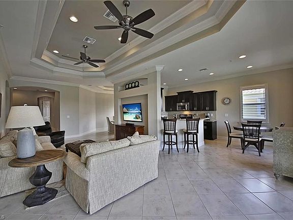 4th image of 10250 Glastonbury Cir #201