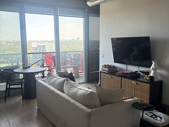 4th image of 170 Bayview Ave #2305