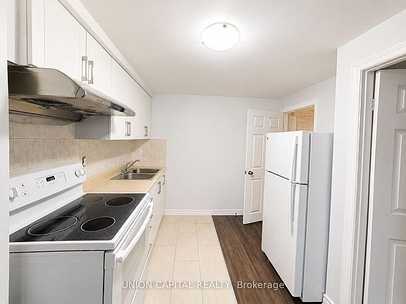 4th image of 9 Sunbird Cres #Basement