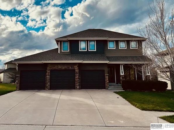 1006 S 197th Cir, Elkhorn, NE 68022