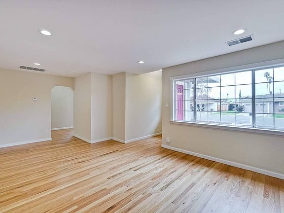 5th image of 12795 Lantana Ave