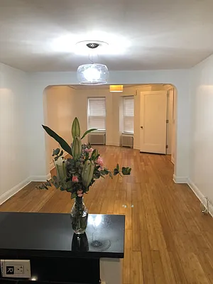 Rented by R New York | media 12