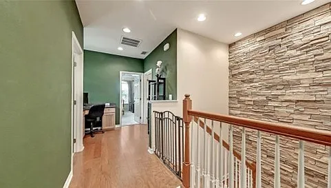 8128 Villa Grande Ct — Photo 15