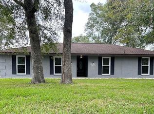 228 Oak Manor Dr, Alvin, TX 77511