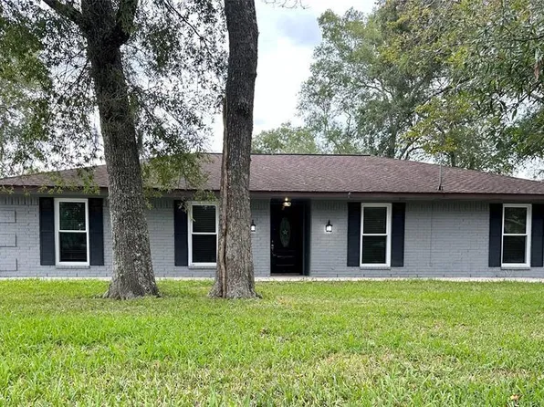 228 Oak Manor Dr, Alvin, TX 77511