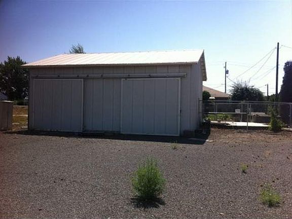 5th image of 1388 W Pine St