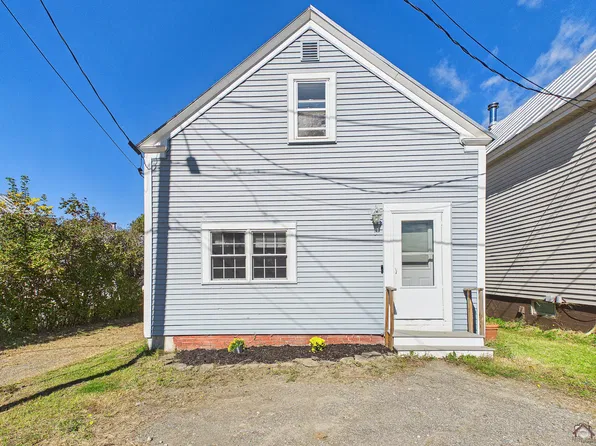 6 Maple Street, Vassalboro, ME 04989