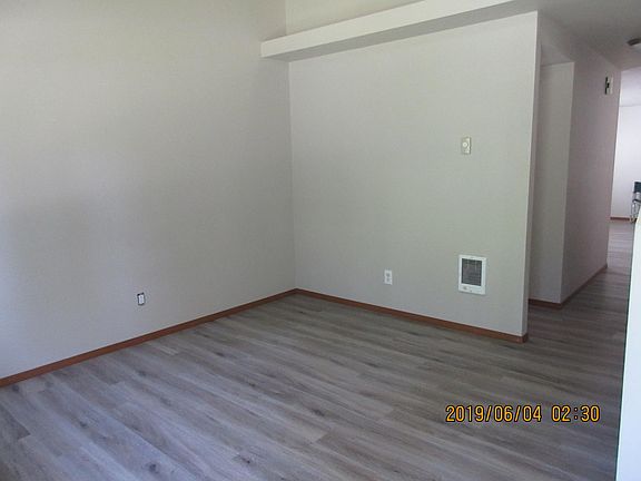 2nd image of 10437 Sheridan Ave S
