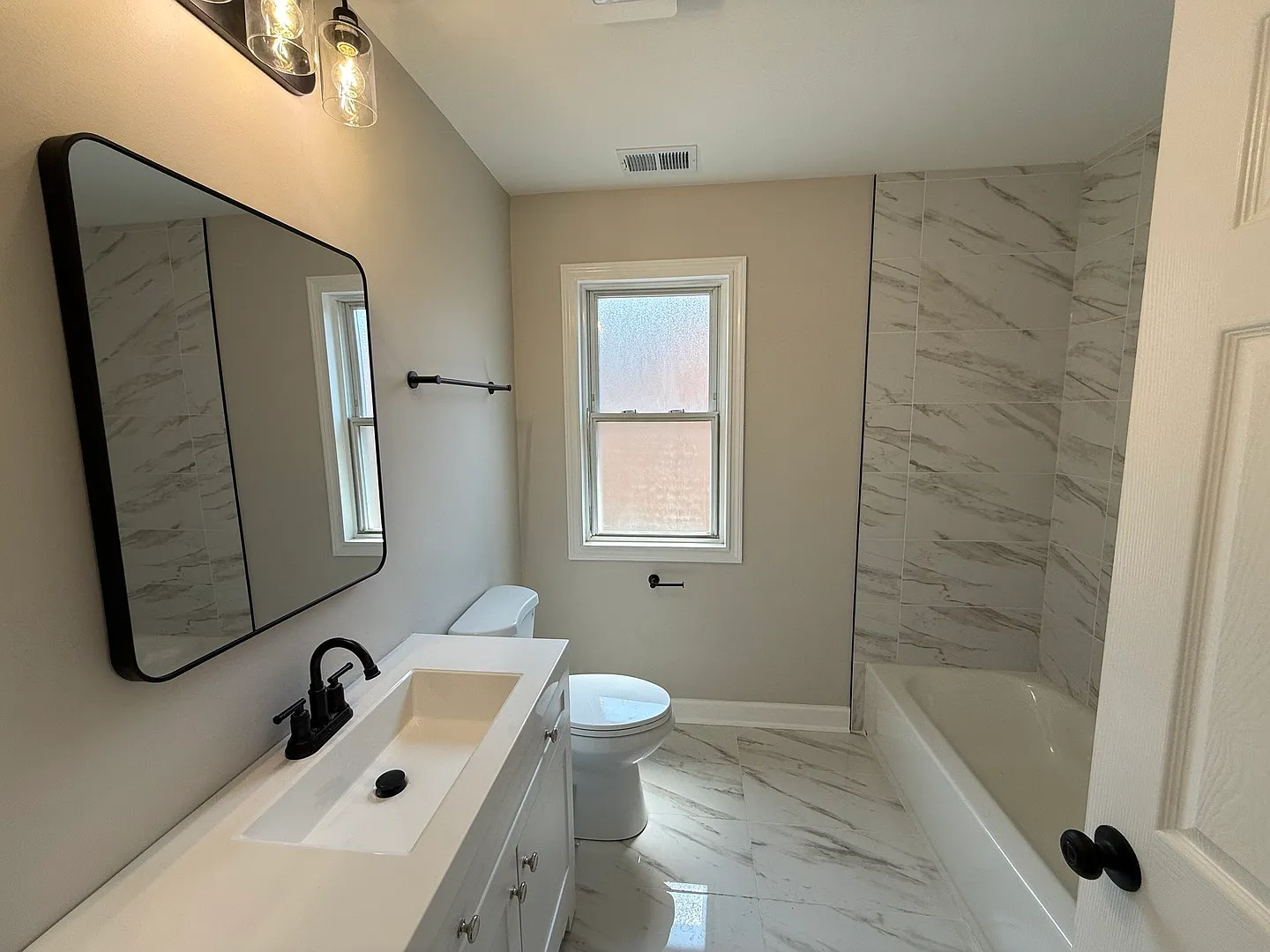 2 bed, 810 sqft, $2,000 — Photo 4