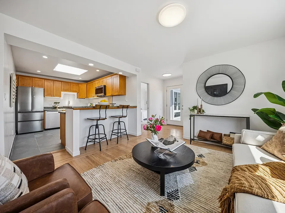 30 Fair Oaks St #4